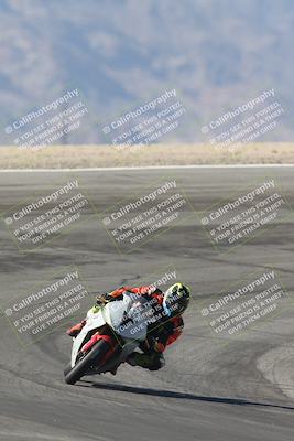 media/Oct-30-2025-Racers Edge (Thu) [[dabbdaf680]]/3-B Group/Session 2 (Bowl Exit)/